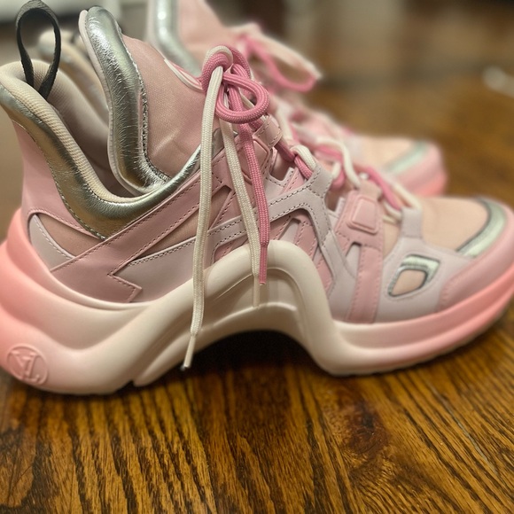 Louis Vuitton Limited Edition Archlight sneakers - Picture 3 of 7